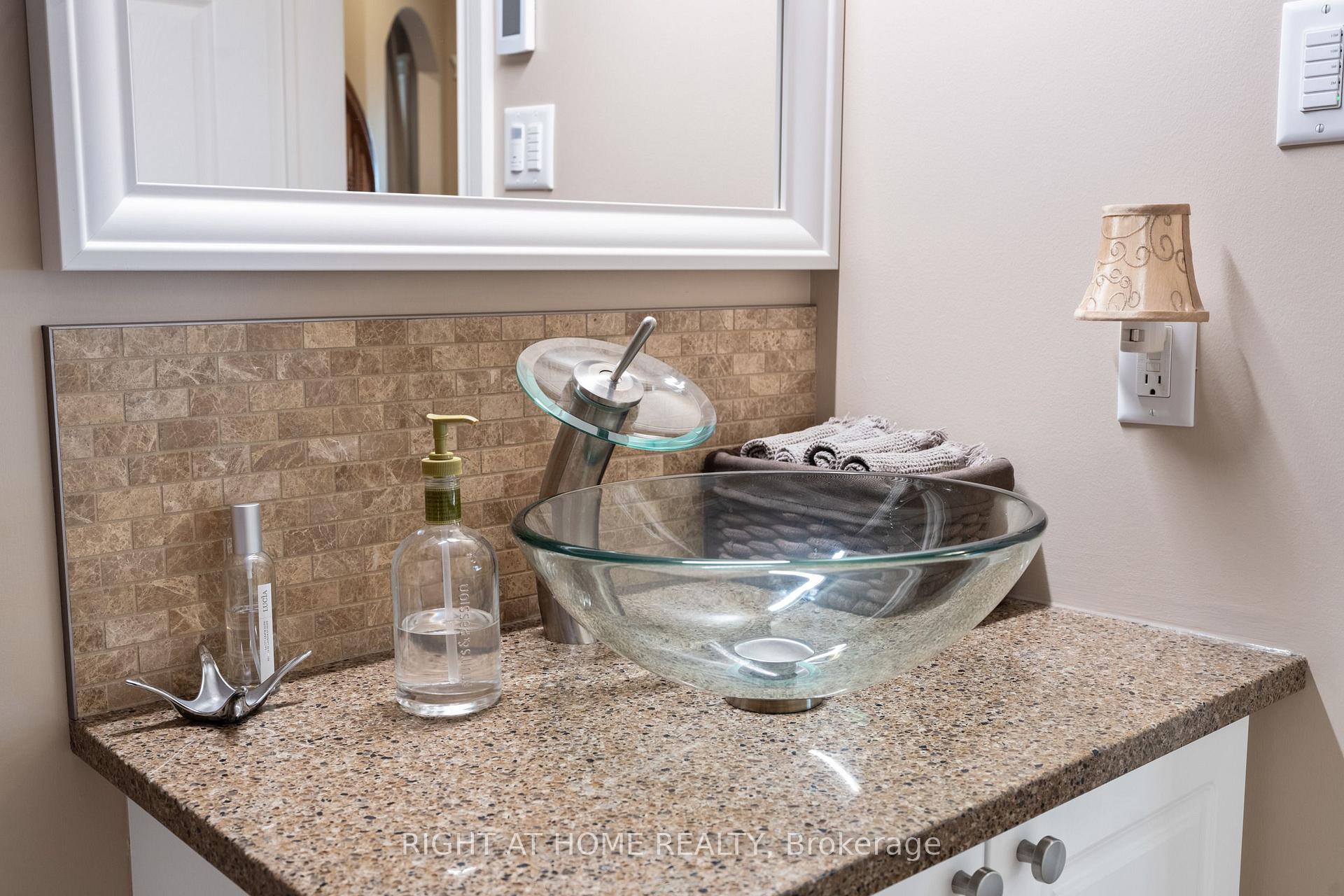 Photo 20 of 103 Borealis Crescent, Ottawa, Carson Meadows — HOMEH
