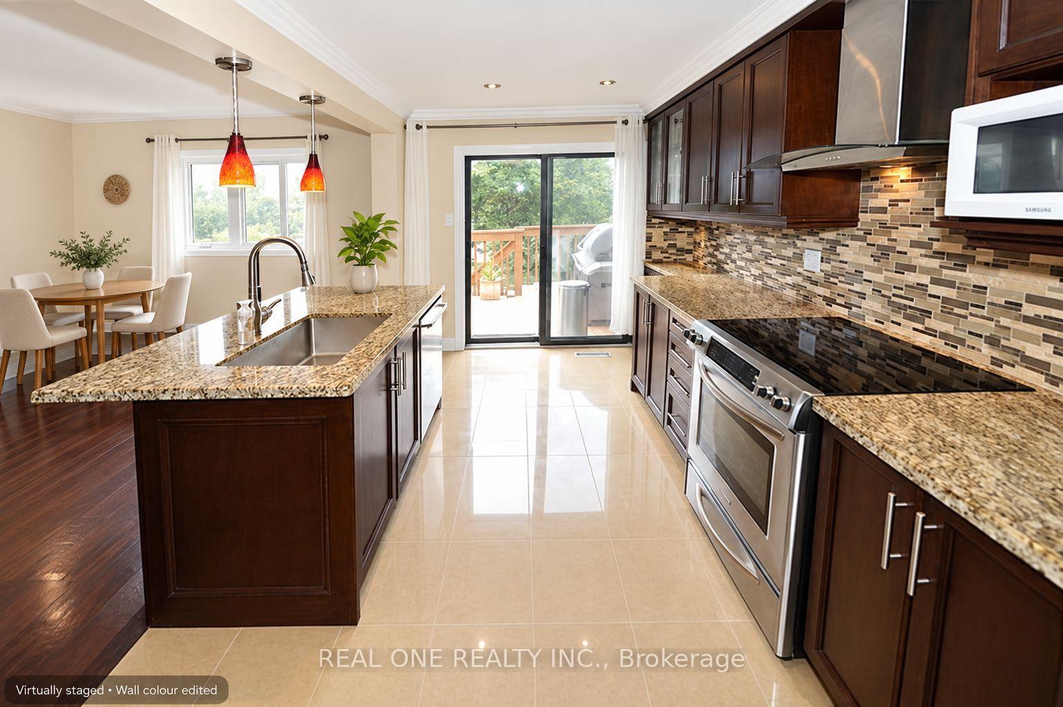 Photo 3 of 2614 Addingham Crescent, Oakville, Clearview — HOMEH