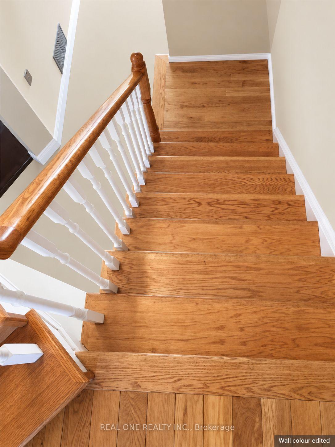 Photo 12 of 2614 Addingham Crescent, Oakville, Clearview — HOMEH