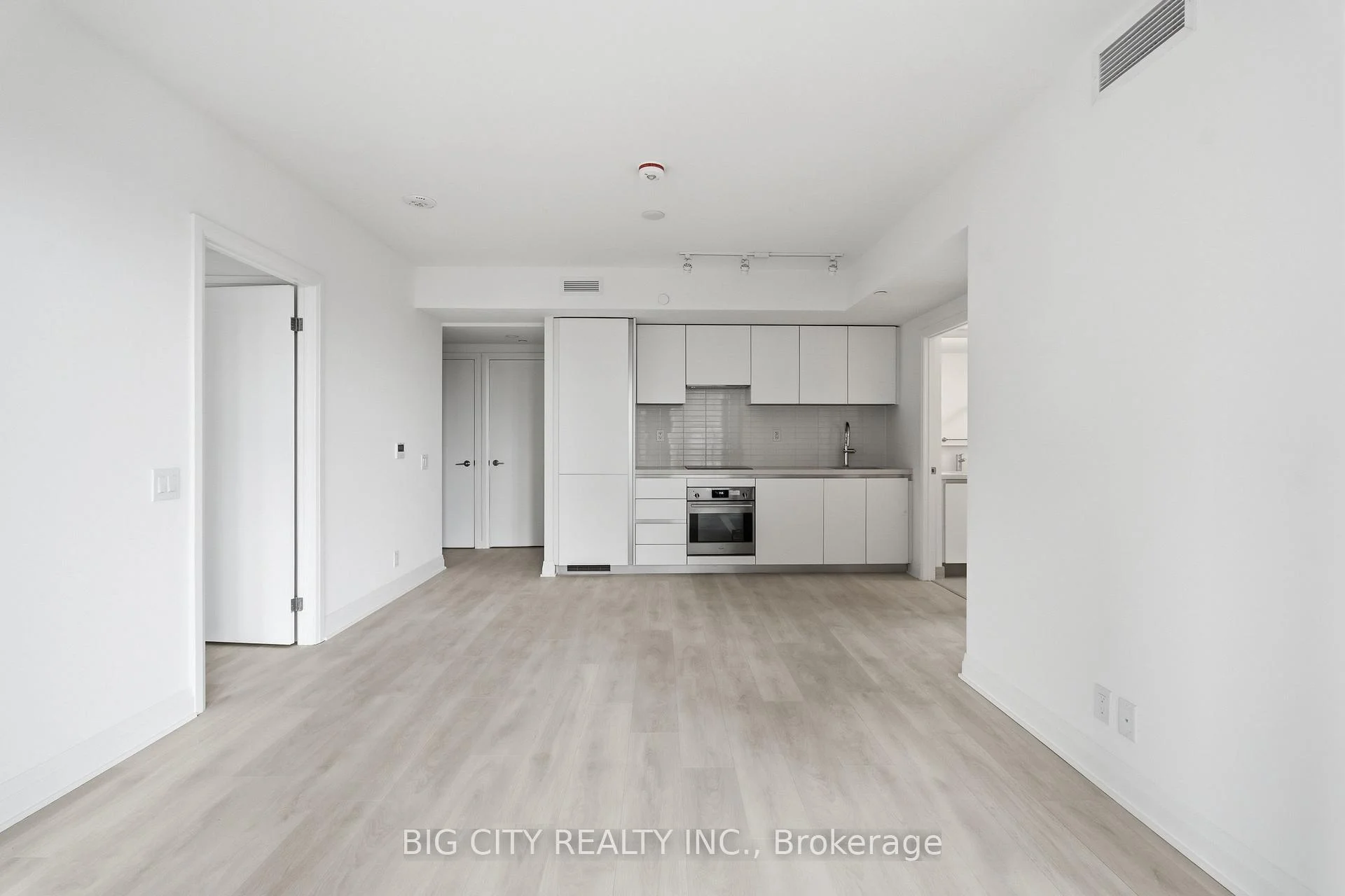 Photo 6 of Unit 407, 25 Frederick Todd Way, Toronto, Thorncliffe Park — HOMEH
