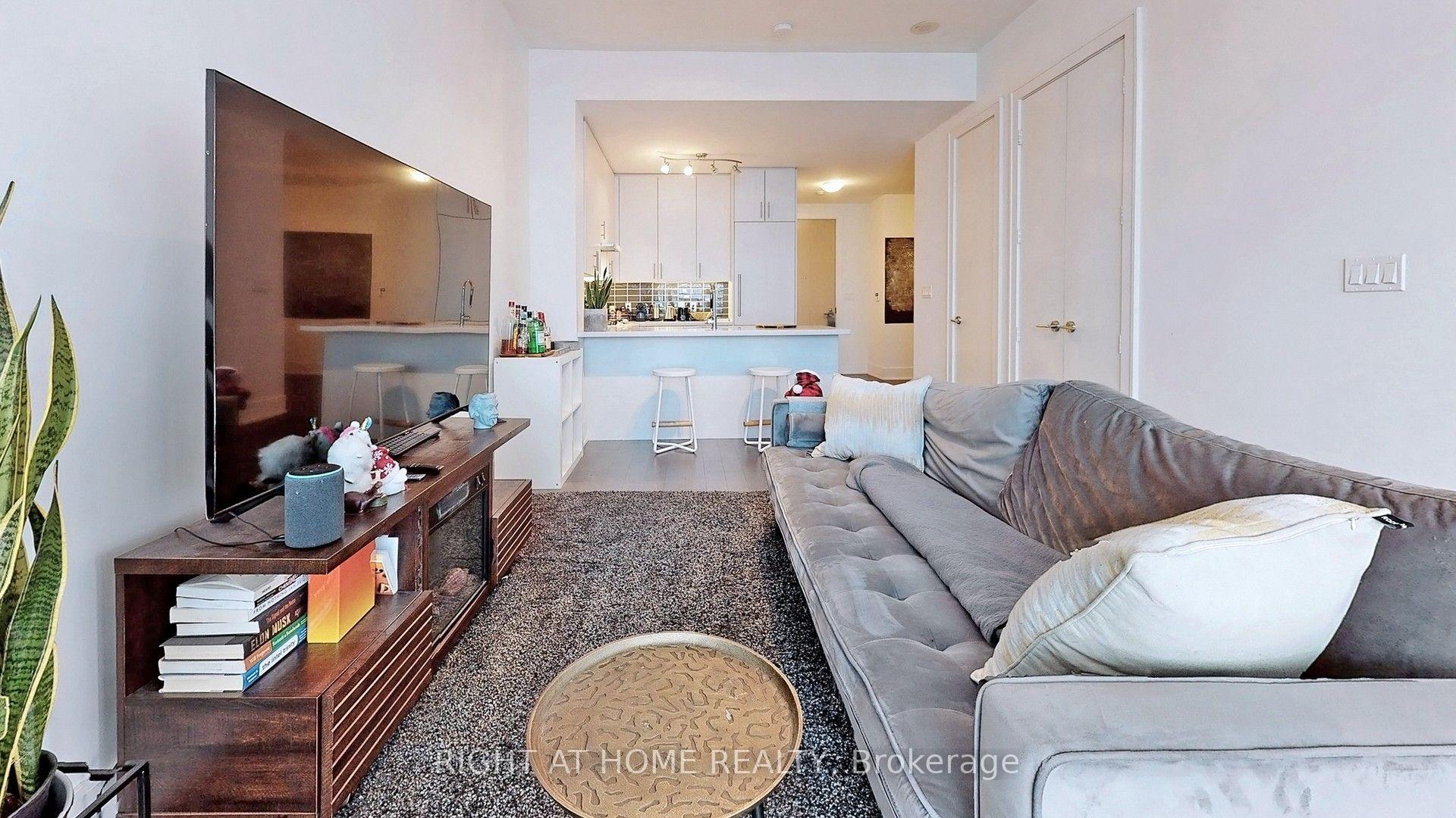Photo 4 of Unit 920, 39 Queens Quay E, Toronto, Waterfront Communities — HOMEH