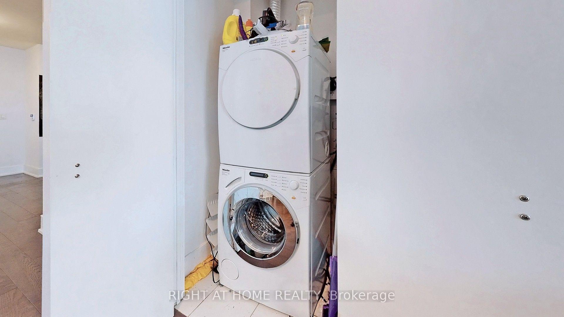 Photo 14 of Unit 920, 39 Queens Quay E, Toronto, Waterfront Communities — HOMEH