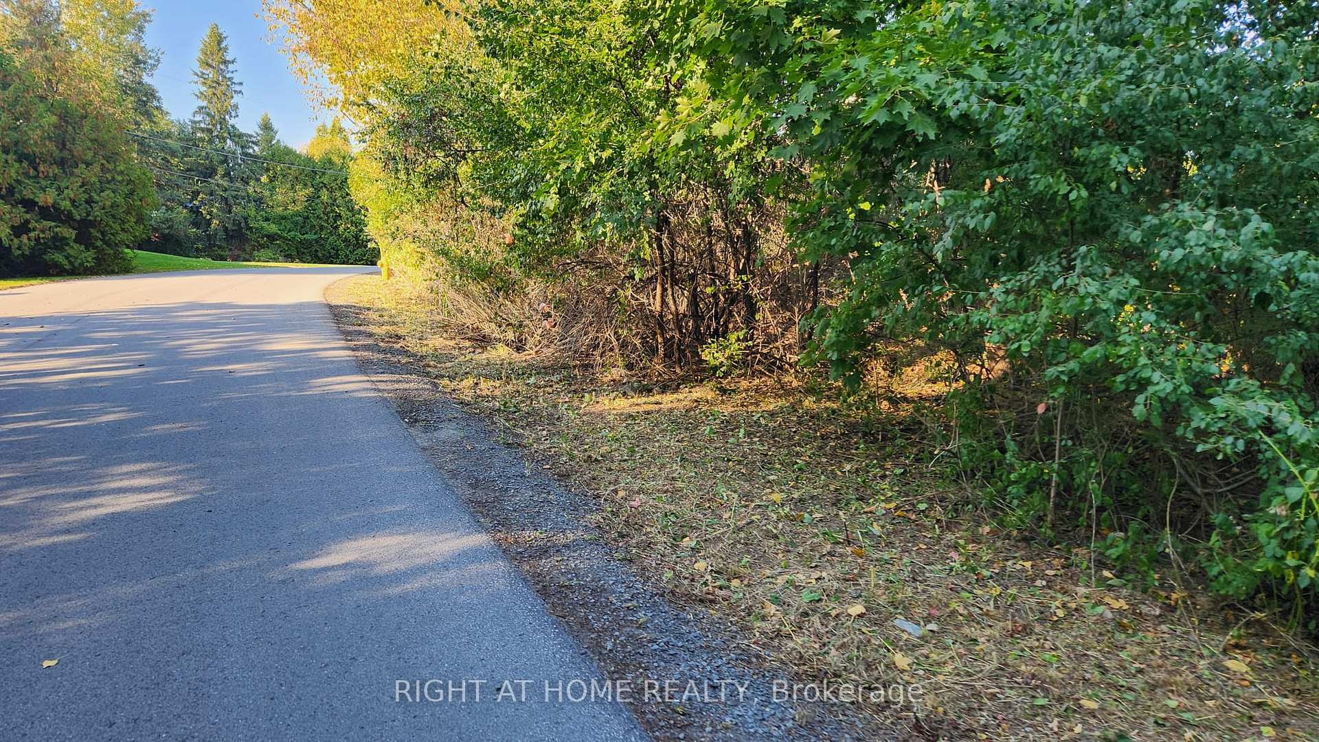 Photo 12 of 7 Beckenham Lane, Ottawa, Rothwell Heights — HOMEH