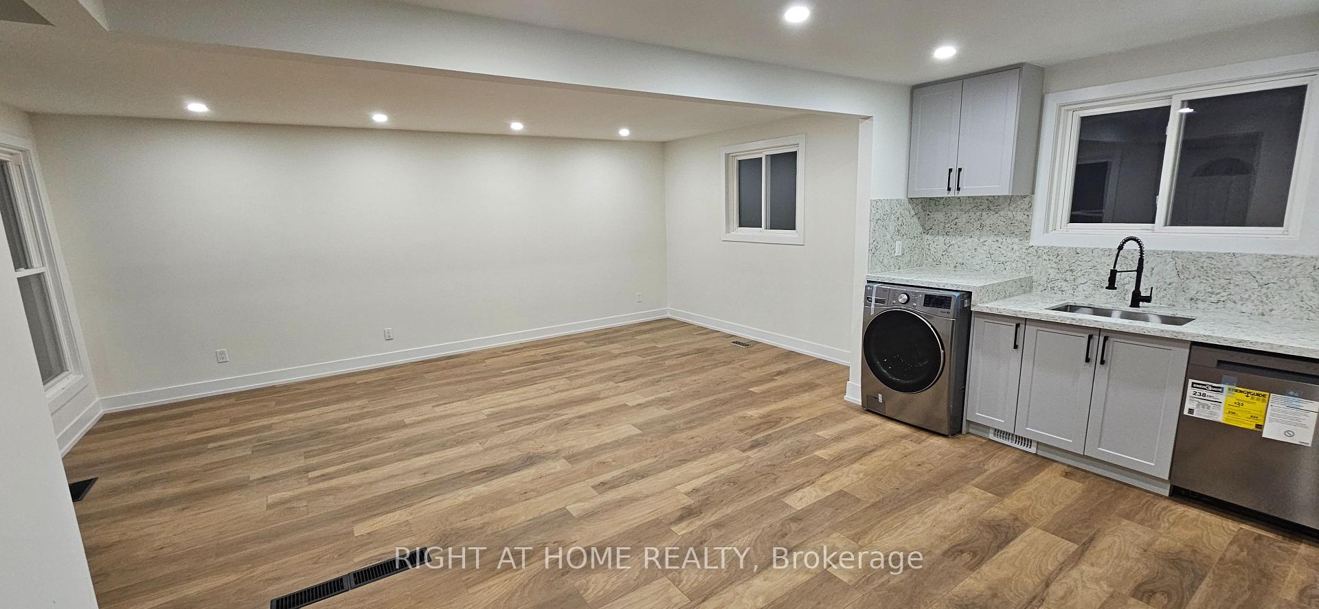 Photo 1 of Unit Main Floor, 38 Jasper Drive, Aurora, Aurora Heights — HOMEH
