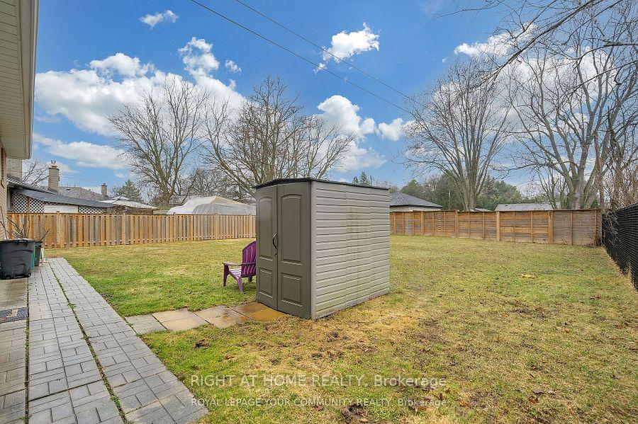 Photo 12 of Unit Main Floor, 38 Jasper Drive, Aurora, Aurora Heights — HOMEH