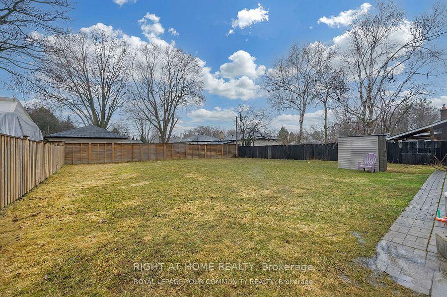 Photo 13 of Unit Main Floor, 38 Jasper Drive, Aurora, Aurora Heights — HOMEH