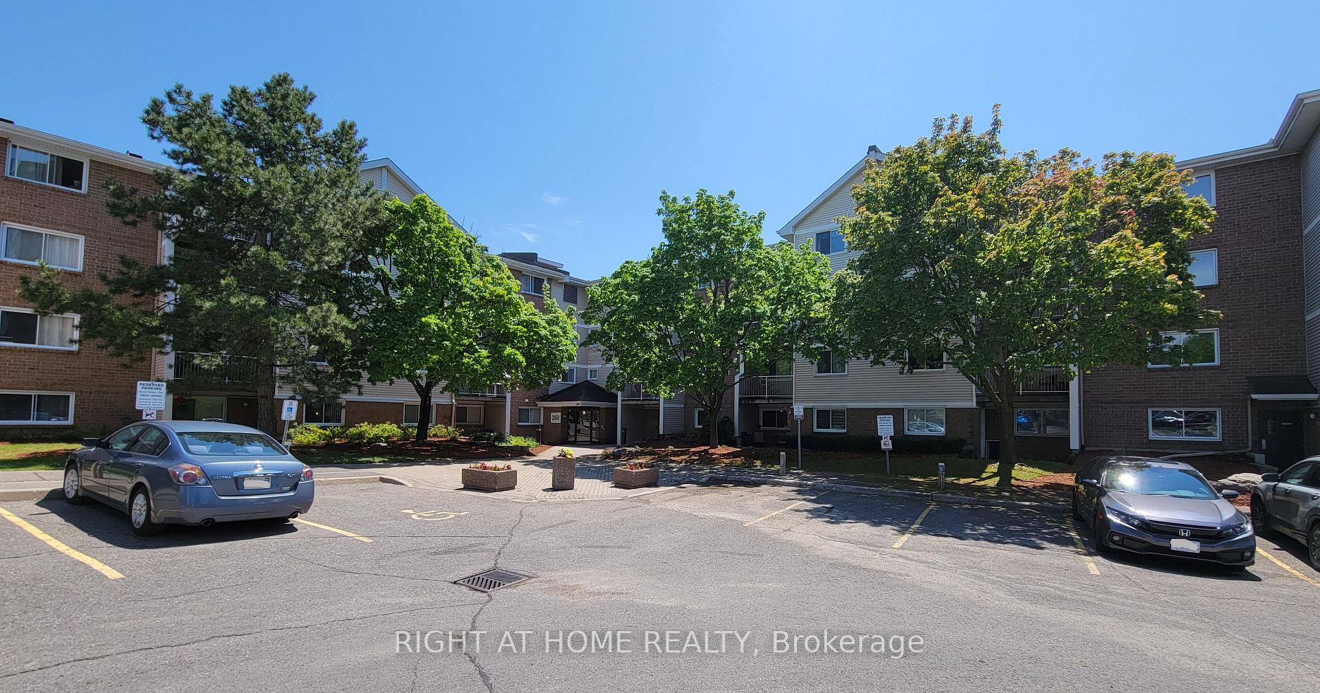 Photo of Unit 414, 260 Brittany Drive