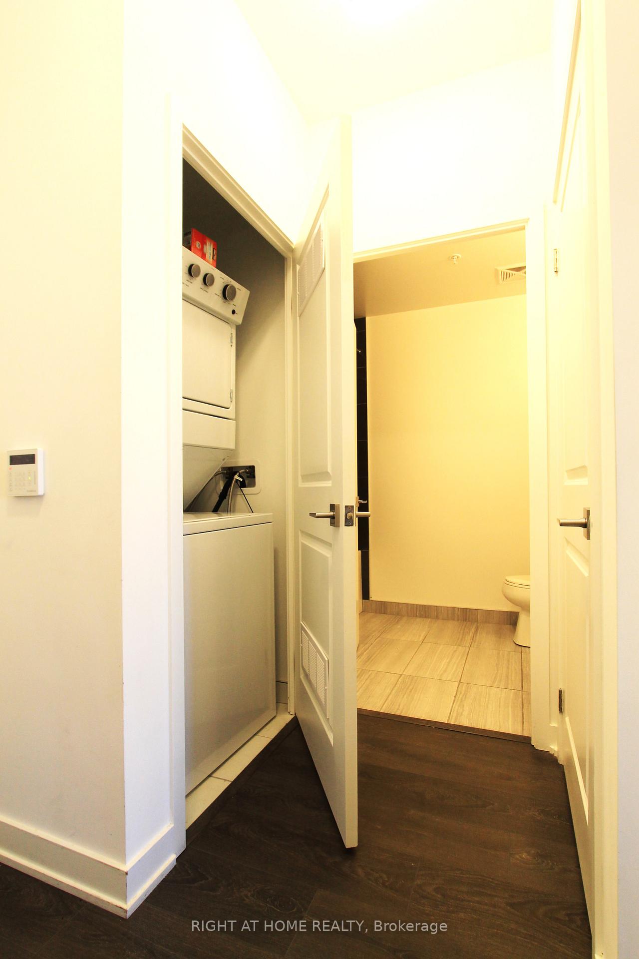 Photo 9 of Unit 907, 85 Oneida Crescent, Richmond Hill, Langstaff — HOMEH