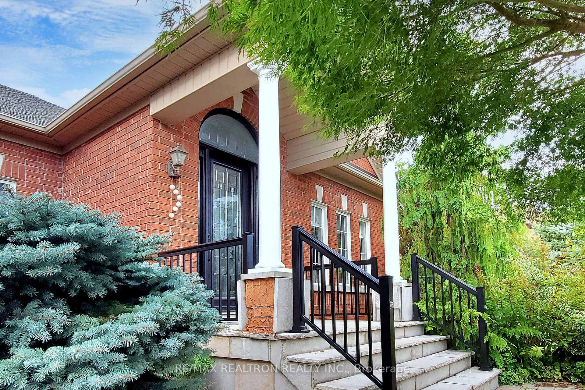 Photo 3 of 1021 Ivsbridge Boulevard, Newmarket, Stonehaven-Wyndham — HOMEH