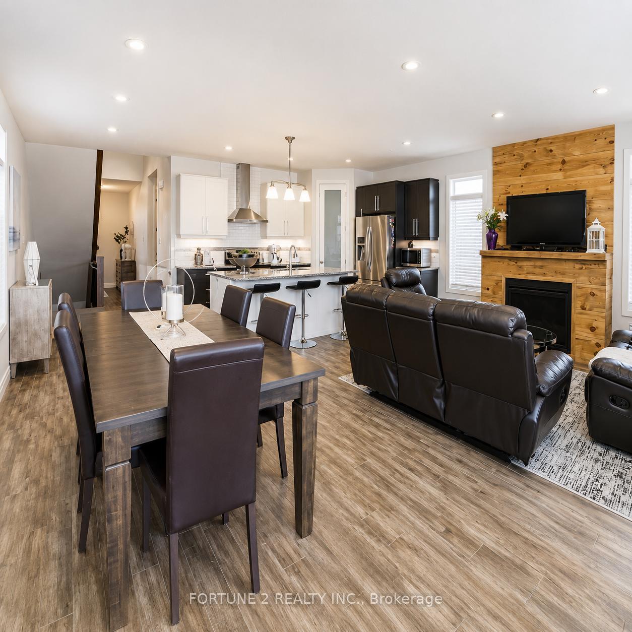 Photo 3 of 610 Freeport Street, London, North E — HOMEH