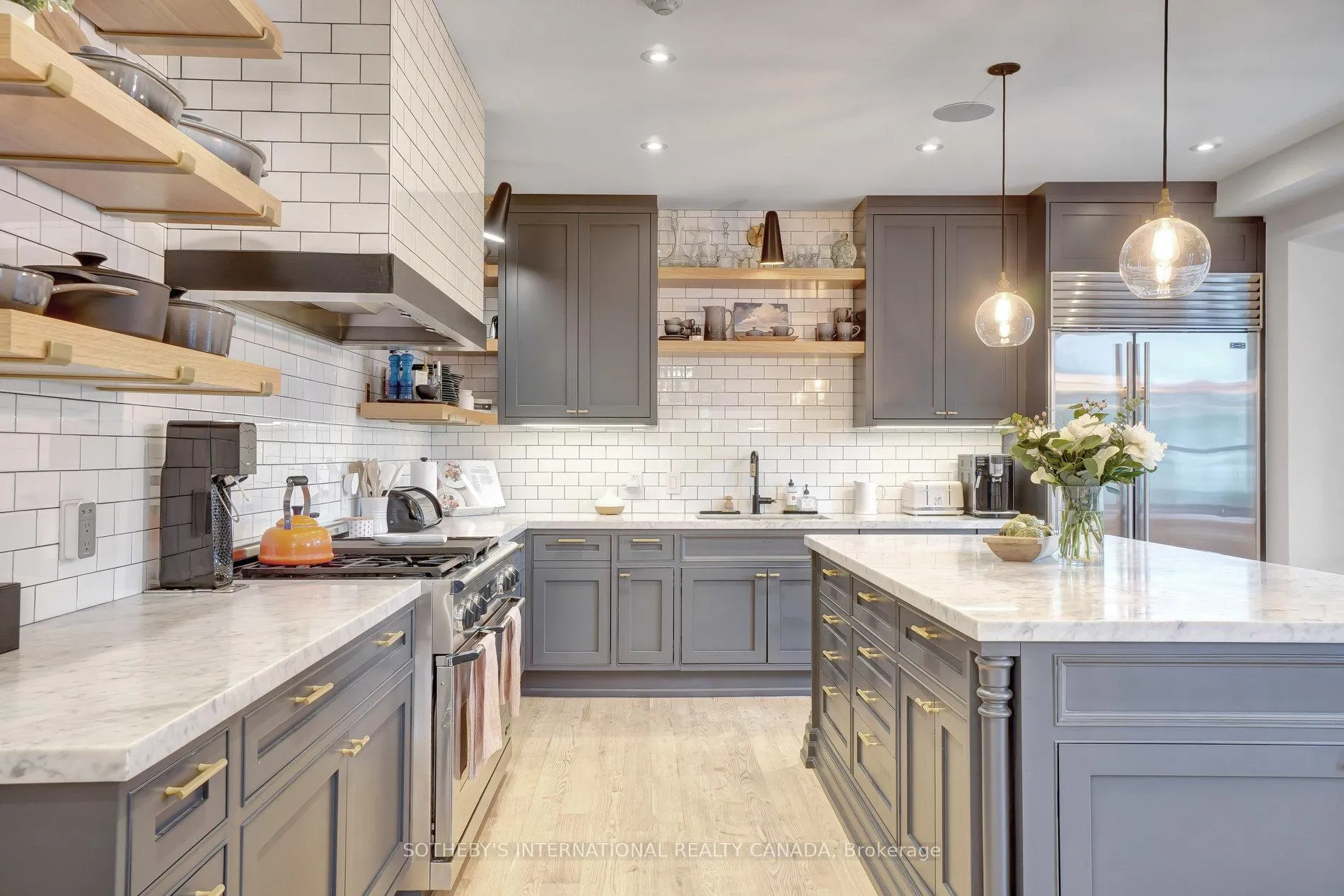 Photo 2 of Unit Upper, 461 Oriole Parkway, Toronto, Yonge-Eglinton — HOMEH