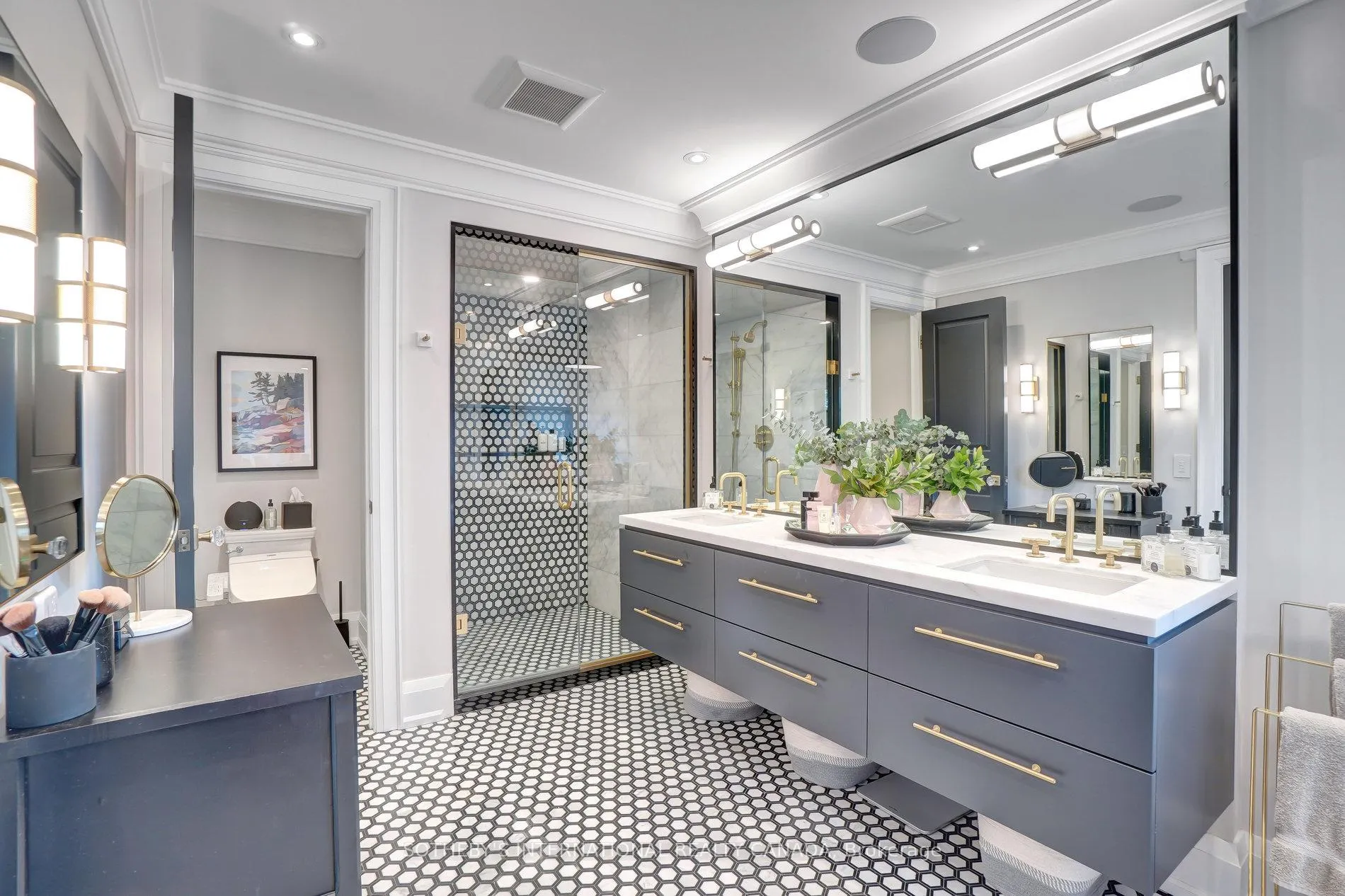 Photo 15 of Unit Upper, 461 Oriole Parkway, Toronto, Yonge-Eglinton — HOMEH