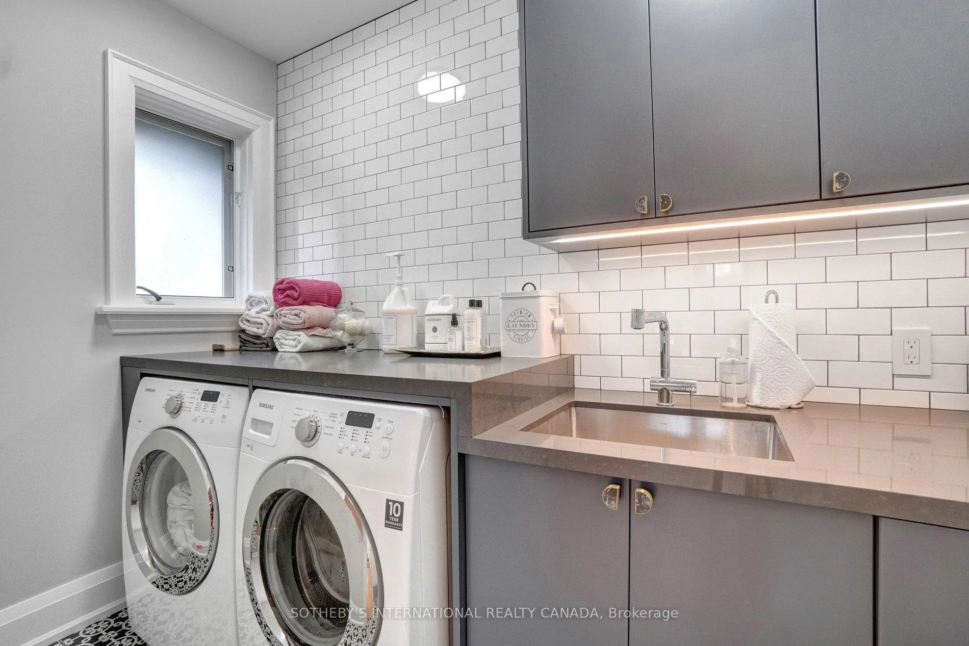 Photo 23 of Unit Upper, 461 Oriole Parkway, Toronto, Yonge-Eglinton — HOMEH