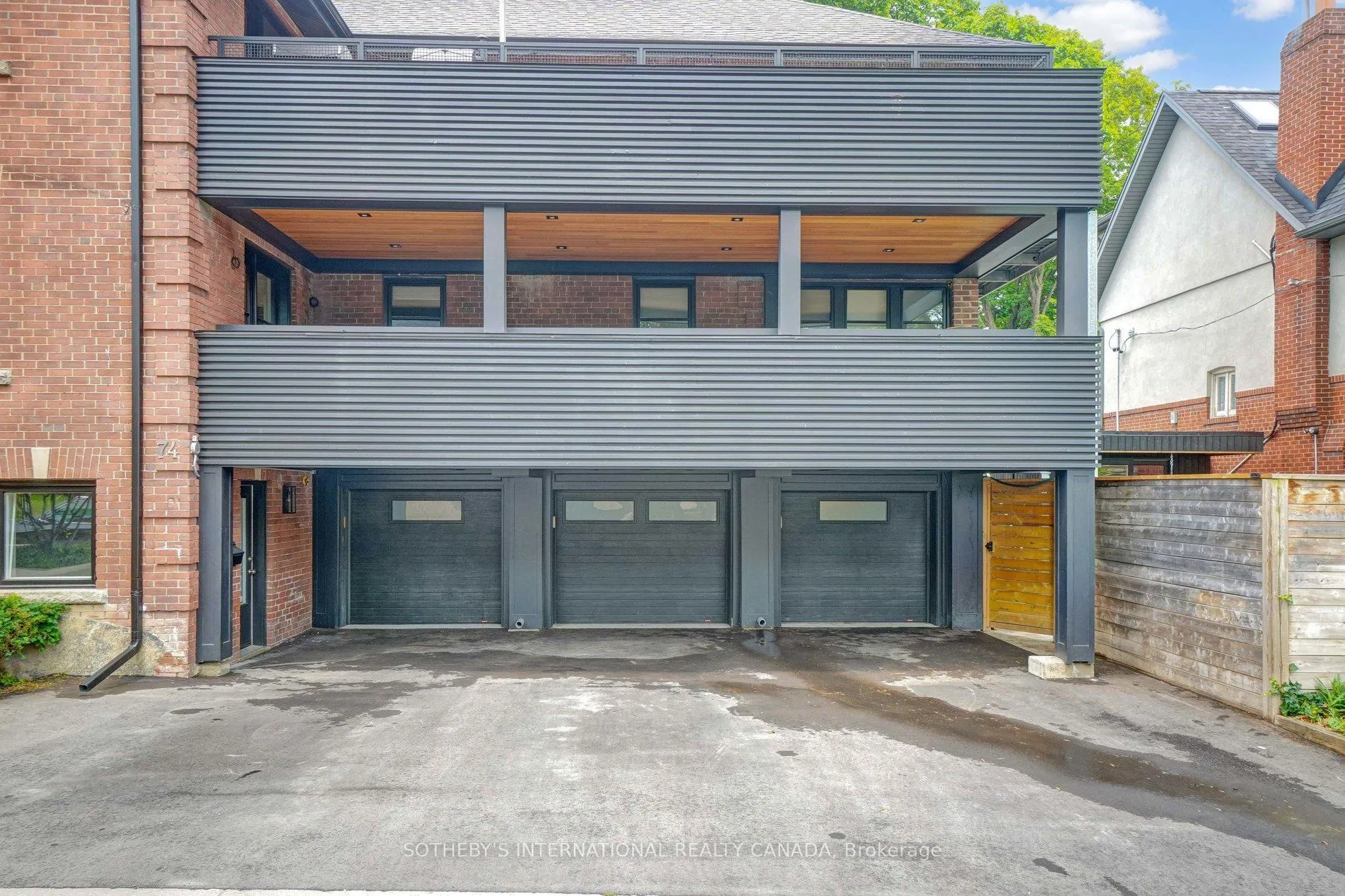 Photo 26 of Unit Upper, 461 Oriole Parkway, Toronto, Yonge-Eglinton — HOMEH
