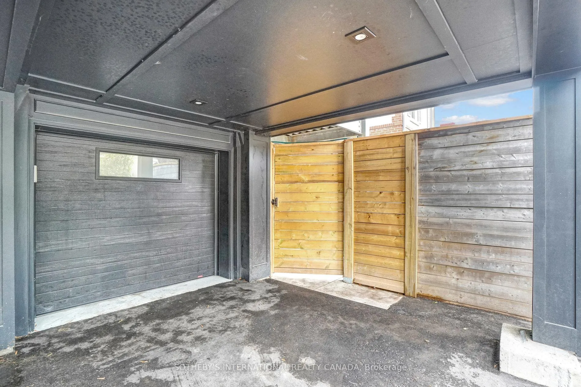 Photo 27 of Unit Upper, 461 Oriole Parkway, Toronto, Yonge-Eglinton — HOMEH