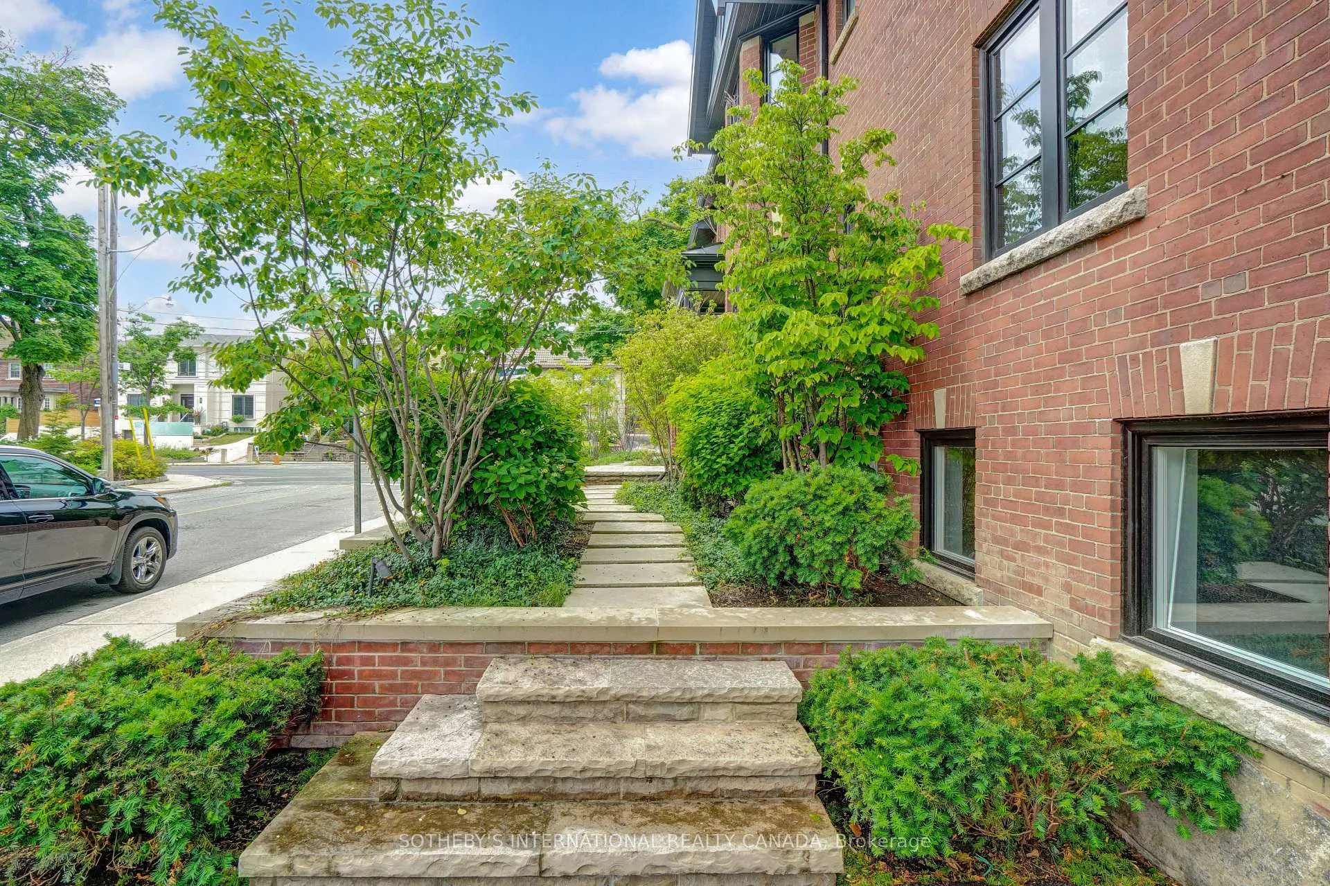 Photo 28 of Unit Upper, 461 Oriole Parkway, Toronto, Yonge-Eglinton — HOMEH