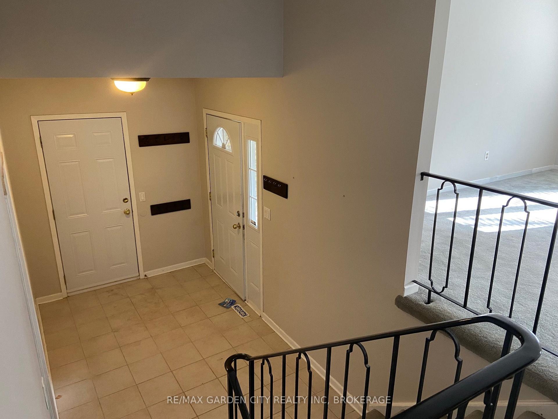 Photo 3 of Unit Upper, 9 Stonegate Drive, St. Catharines, Secord Woods — HOMEH