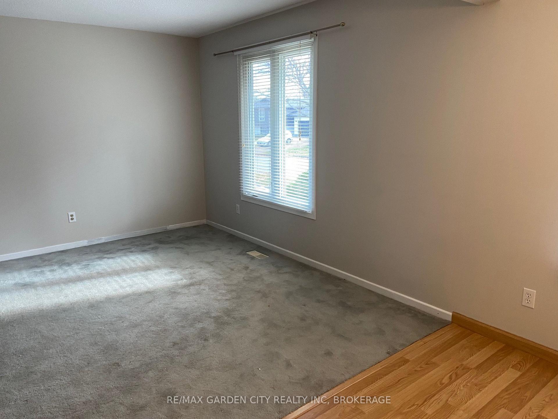 Photo 11 of Unit Upper, 9 Stonegate Drive, St. Catharines, Secord Woods — HOMEH
