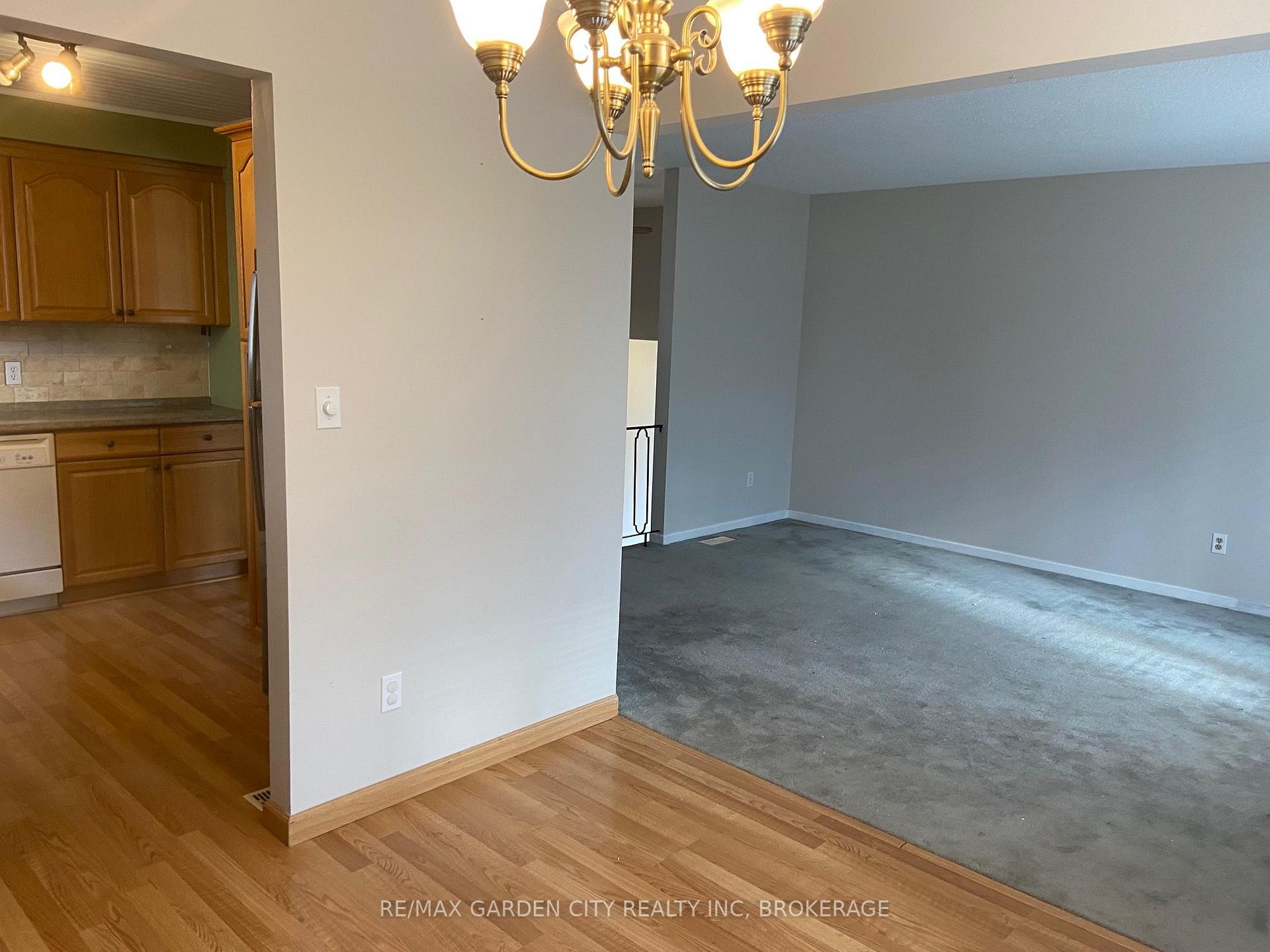 Photo 18 of Unit Upper, 9 Stonegate Drive, St. Catharines, Secord Woods — HOMEH