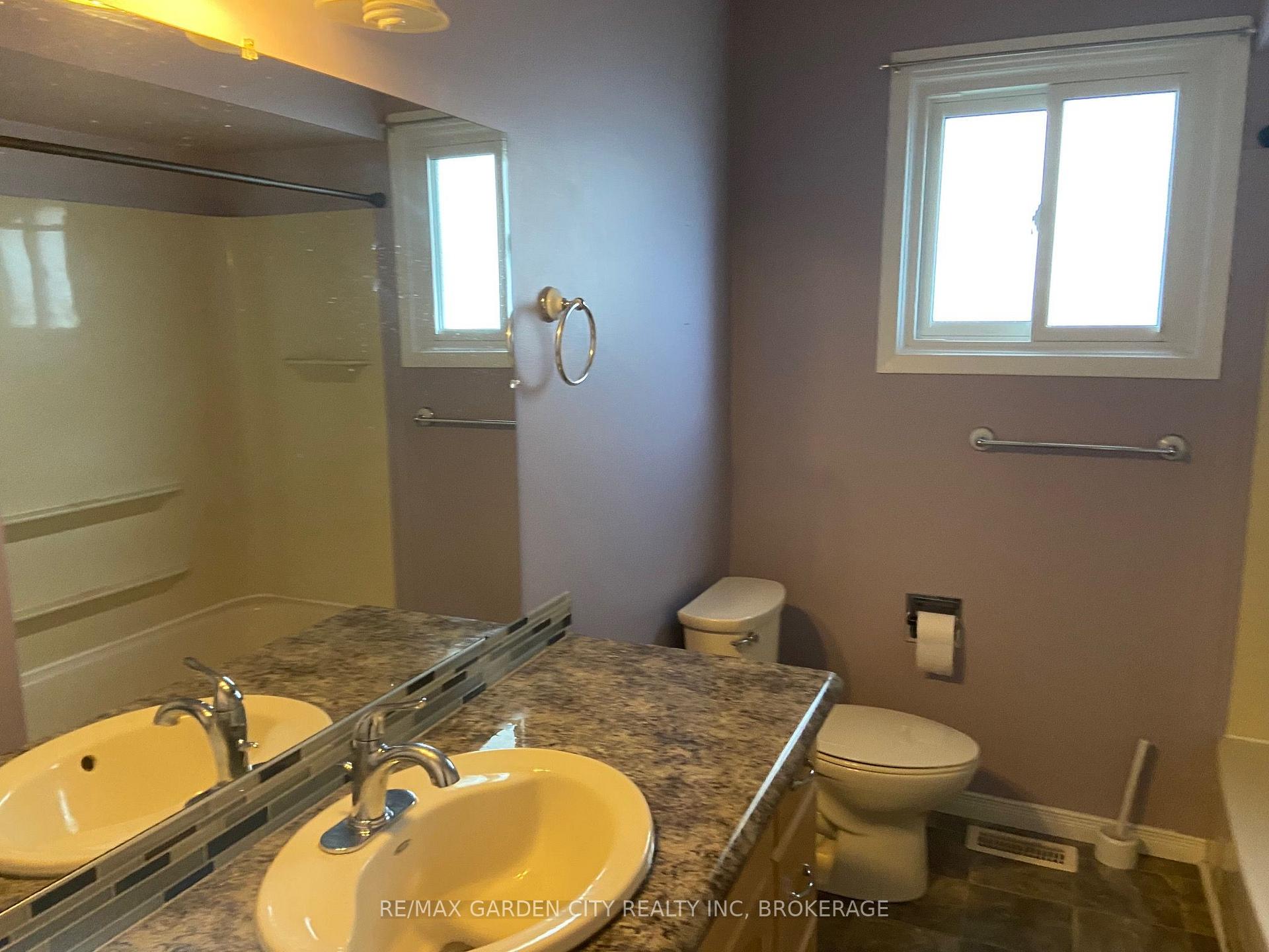 Photo 32 of Unit Upper, 9 Stonegate Drive, St. Catharines, Secord Woods — HOMEH