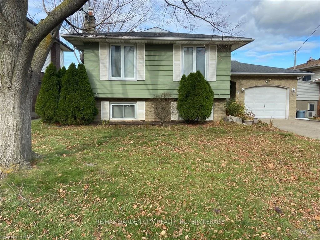 Photo 2 of Unit Upper, 9 Stonegate Drive, St. Catharines, Secord Woods — HOMEH