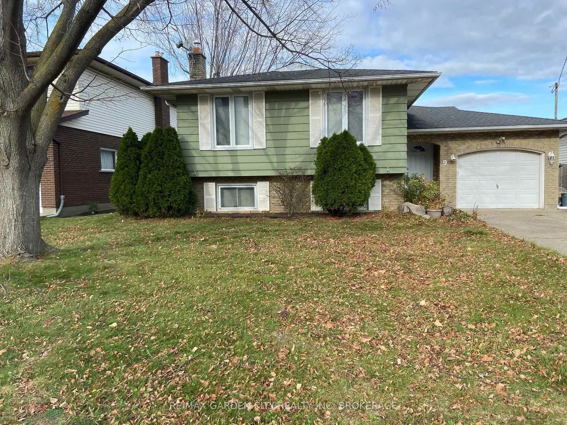 Photo 9 of Unit Upper, 9 Stonegate Drive, St. Catharines, Secord Woods — HOMEH