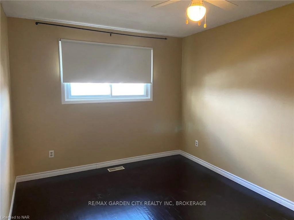 Photo 33 of Unit Upper, 9 Stonegate Drive, St. Catharines, Secord Woods — HOMEH