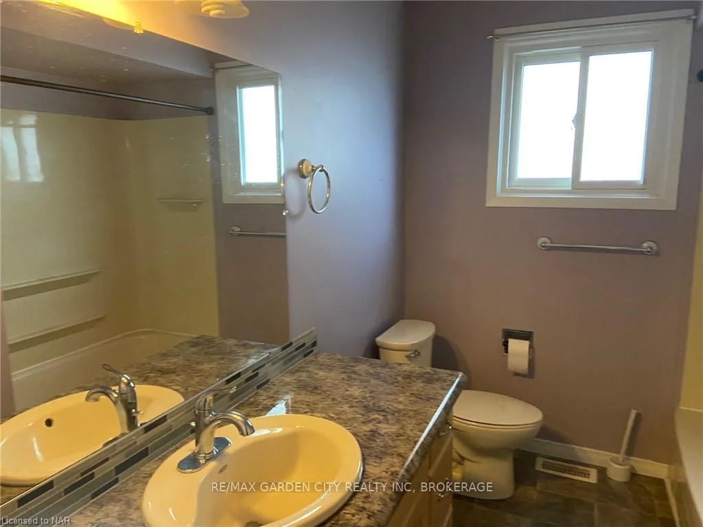 Photo 37 of Unit Upper, 9 Stonegate Drive, St. Catharines, Secord Woods — HOMEH