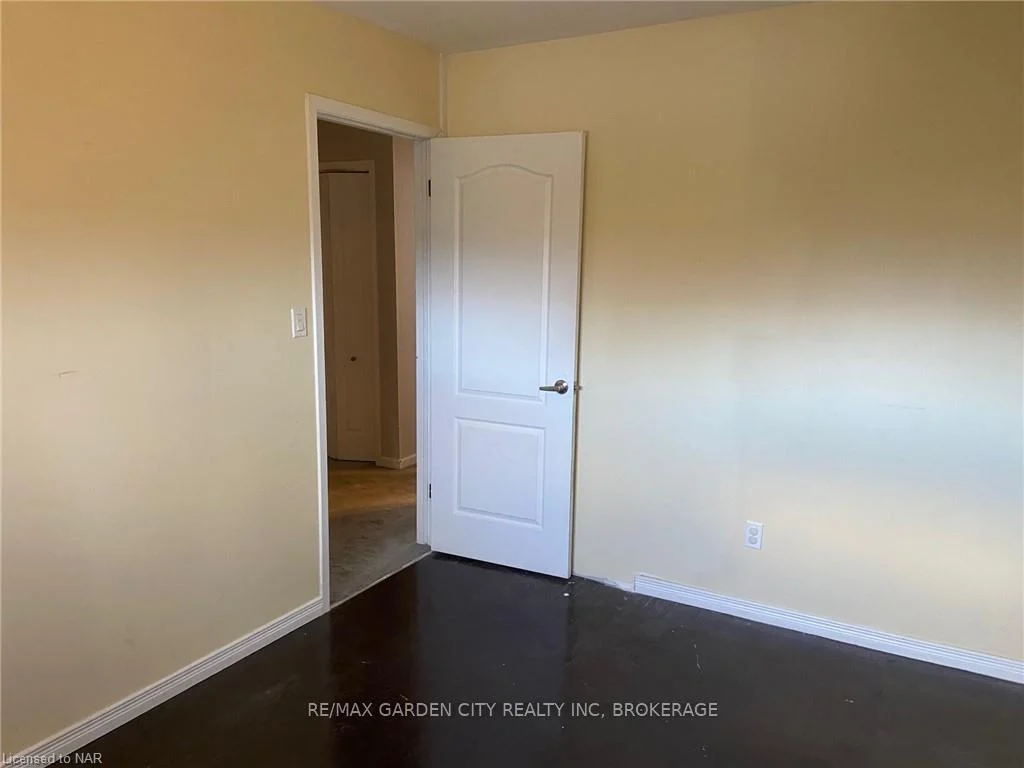 Photo 39 of Unit Upper, 9 Stonegate Drive, St. Catharines, Secord Woods — HOMEH