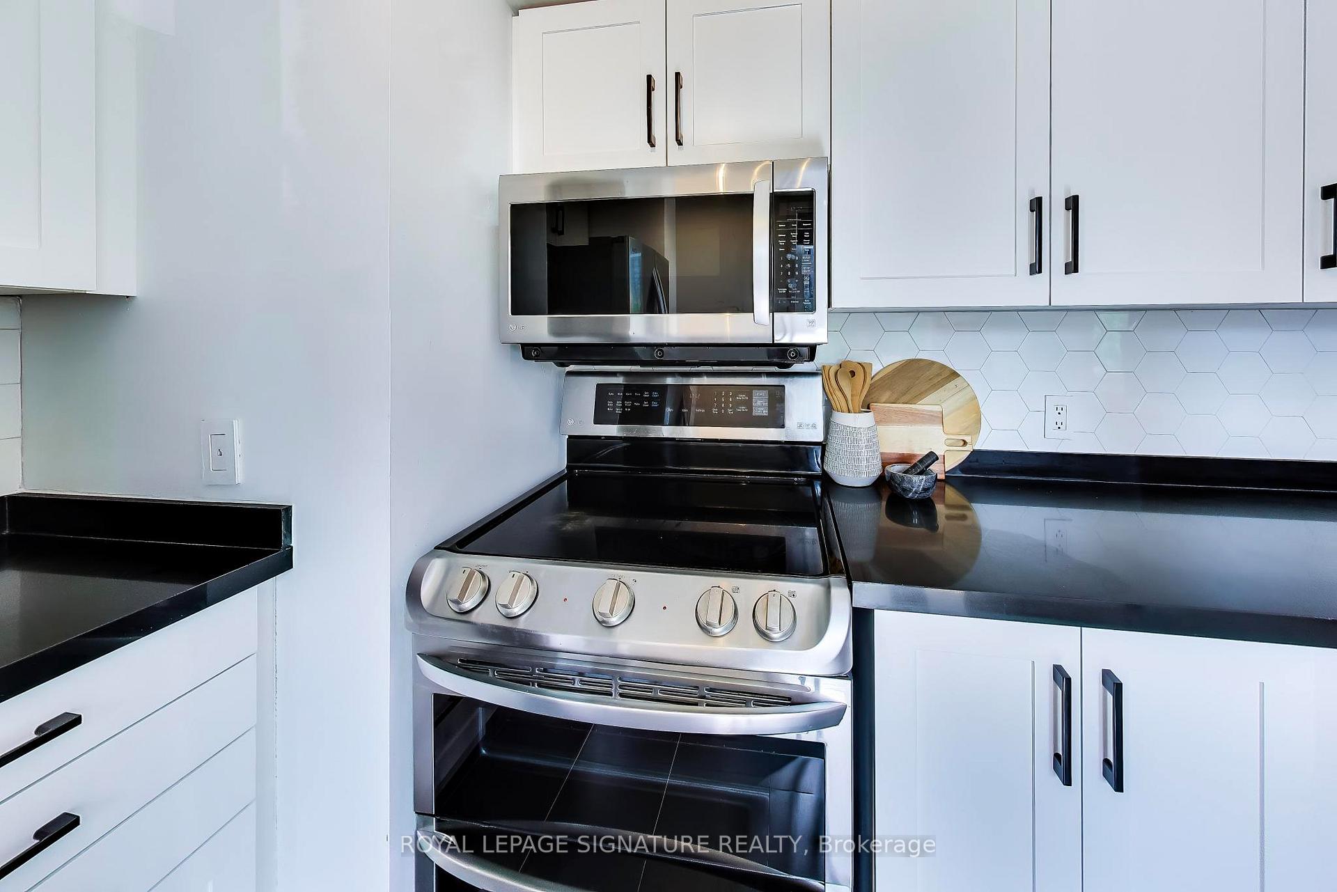 Photo 13 of 1 Crawford Street, Toronto, Niagara — HOMEH