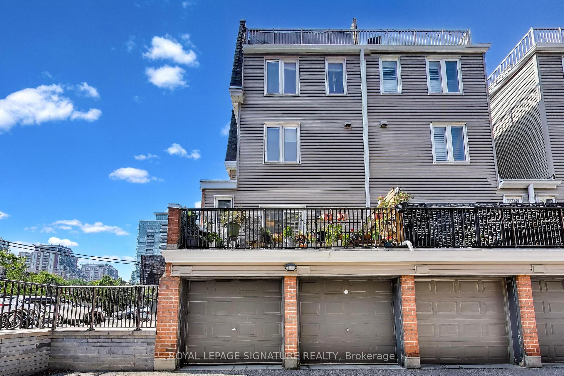 Photo 31 of 1 Crawford Street, Toronto, Niagara — HOMEH