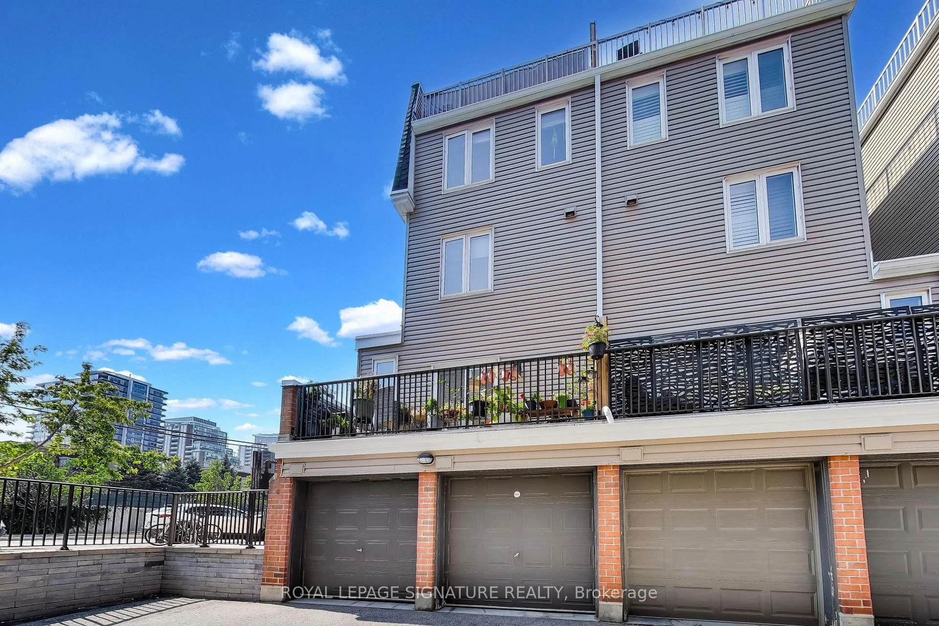 Photo 36 of 1 Crawford Street, Toronto, Niagara — HOMEH
