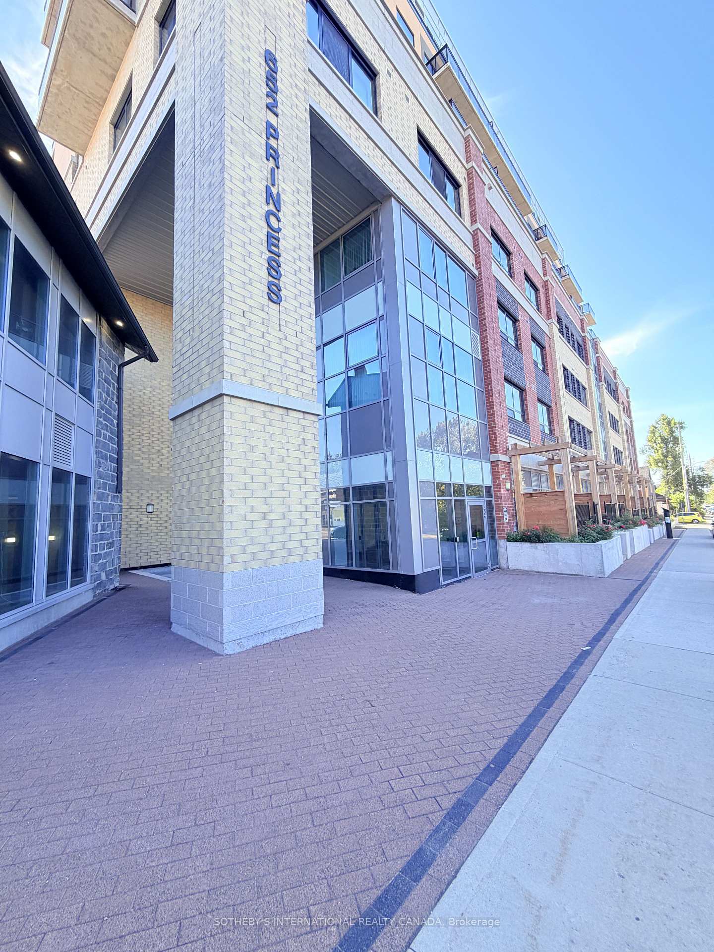 Photo of Unit 520, 652 Princess Street