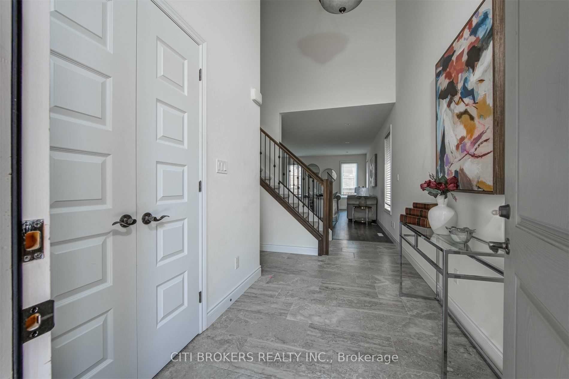 Photo 2 of 1562 Noah Bend, London, North I — HOMEH
