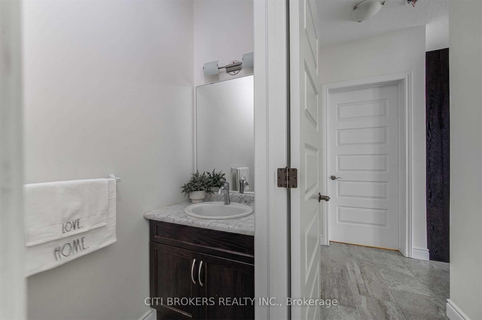 Photo 4 of 1562 Noah Bend, London, North I — HOMEH