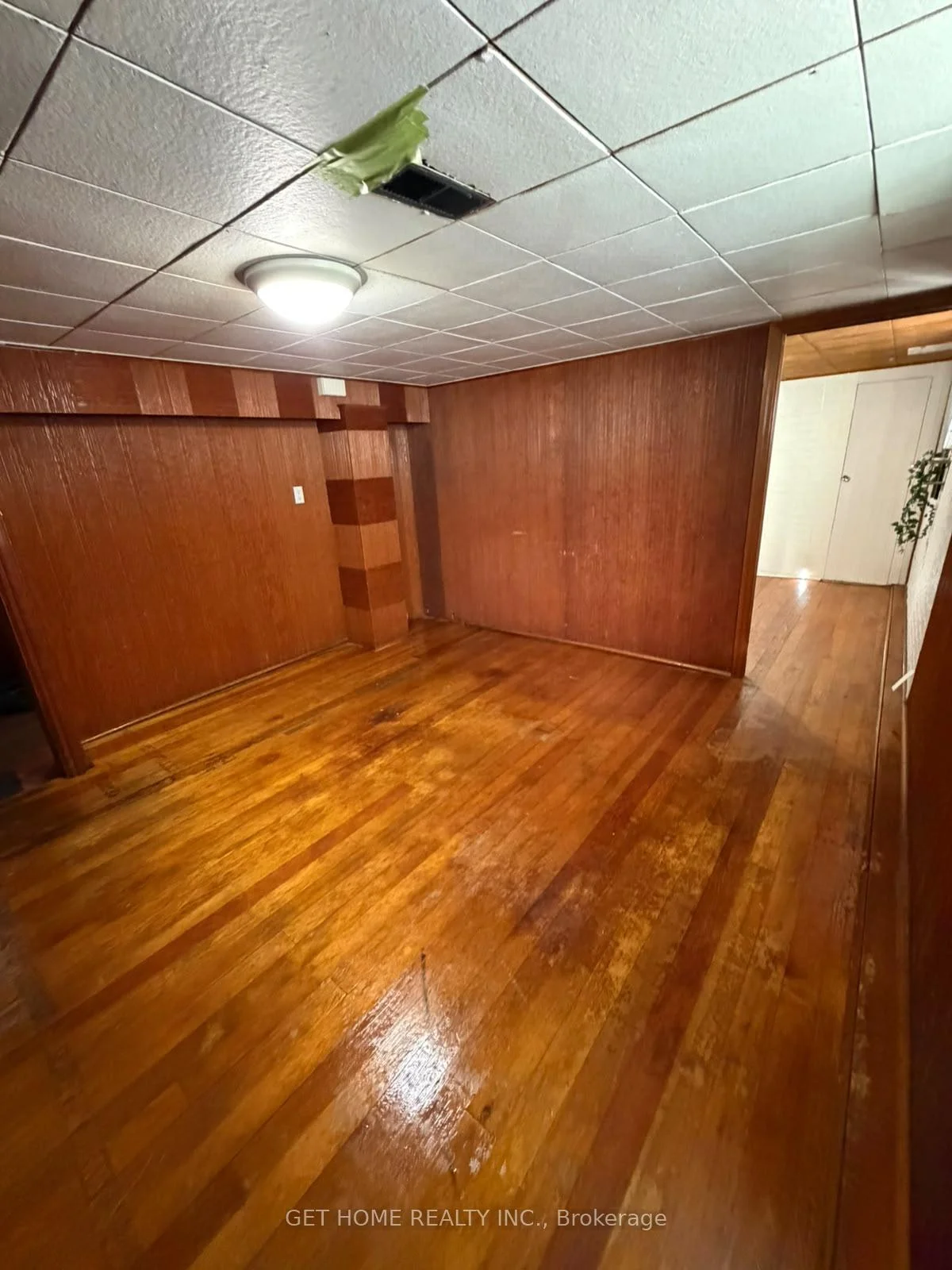 Photo 2 of Unit Basement, 105 St Hubert Avenue, Toronto, East York — HOMEH