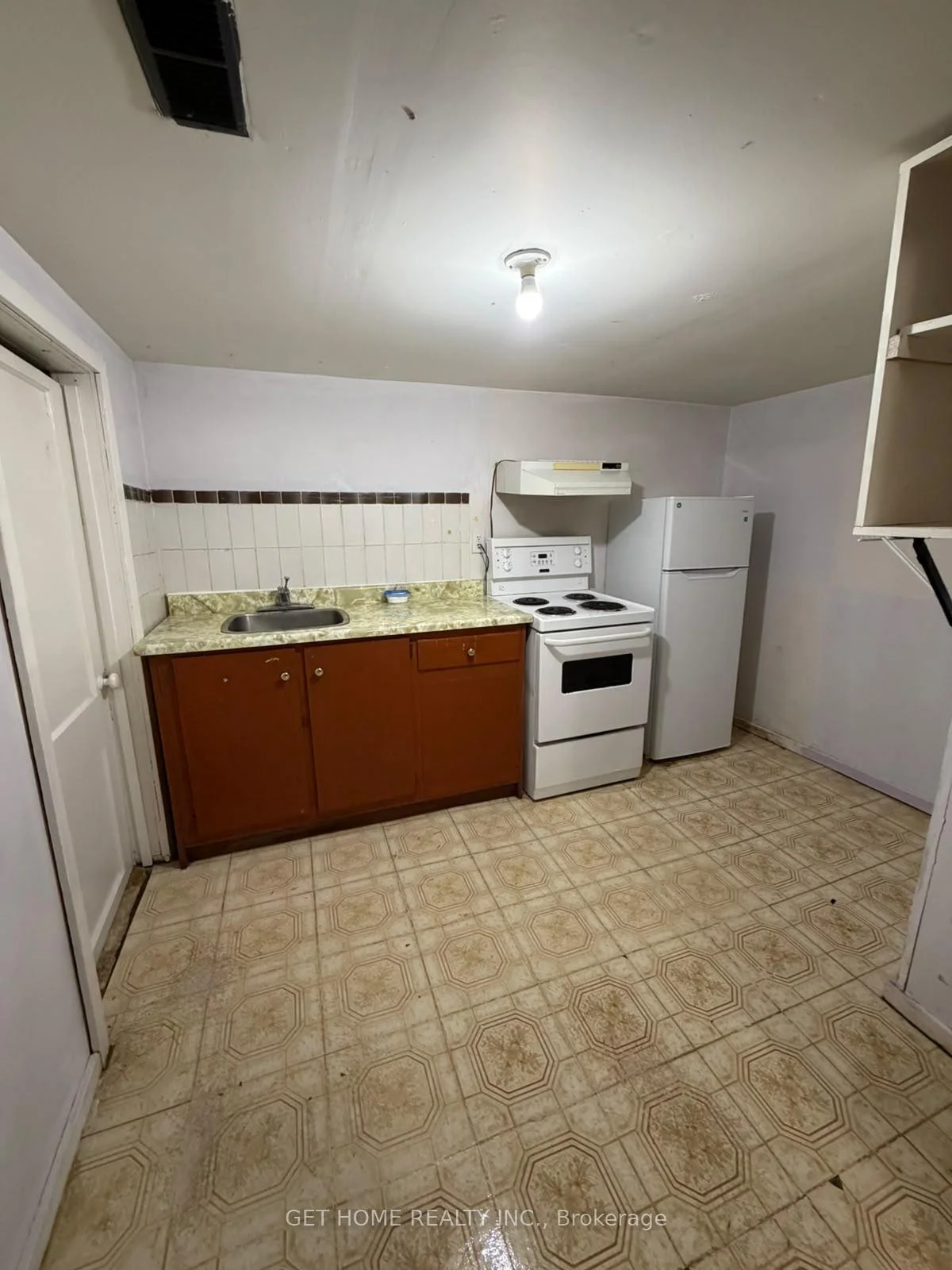 Photo 5 of Unit Basement, 105 St Hubert Avenue, Toronto, East York — HOMEH