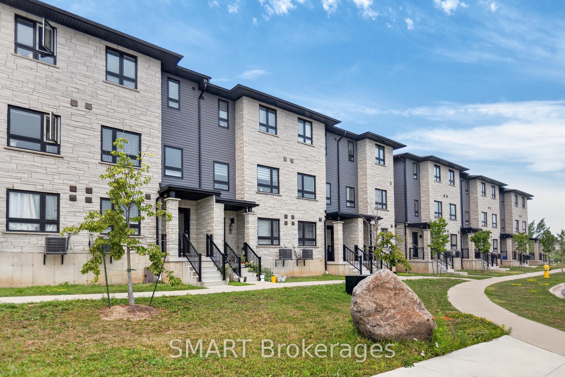 Photo 4 of Unit 10, 51 Sparrow Avenue, Cambridge, Little's Corners — HOMEH