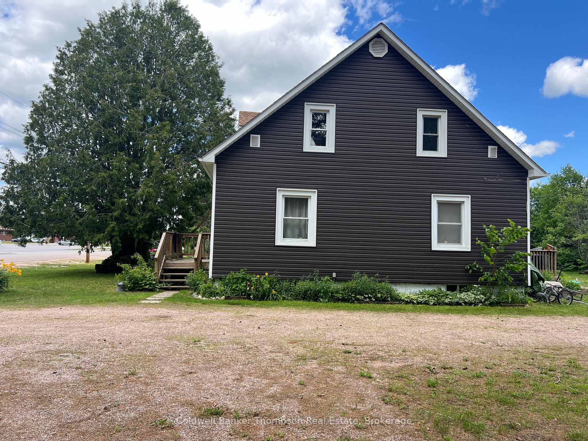 Photo 2 of 157 Ottawa Avenue, Machar — HOMEH
