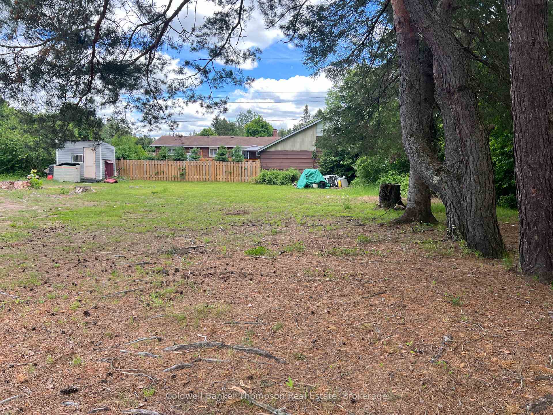 Photo 4 of 157 Ottawa Avenue, Machar — HOMEH