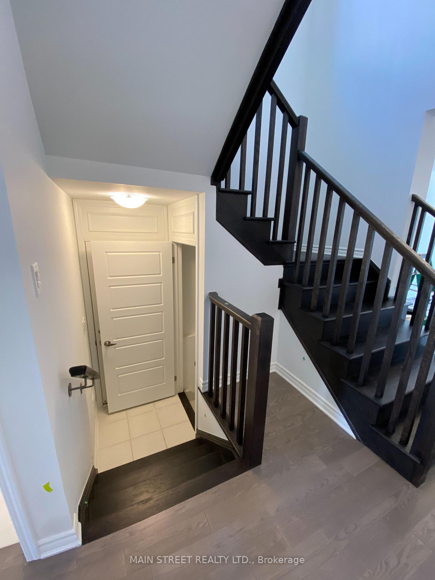 Photo 3 of 1253 Muskoka Heights, Milton, Bowes — HOMEH