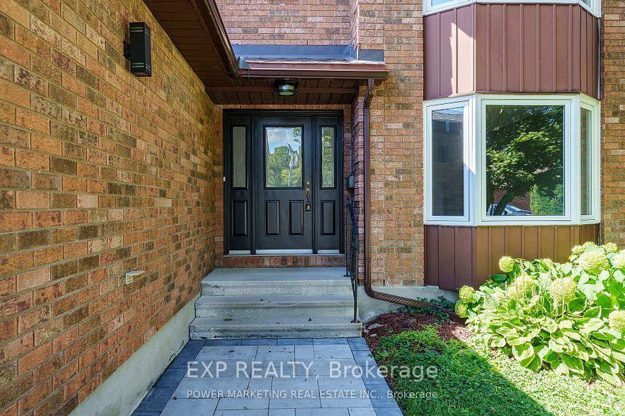 Photo 3 of 5722 Kemplane Court, Ottawa, Blackburn Hamlet (South) — HOMEH