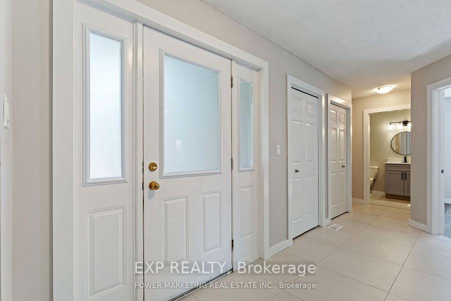 Photo 4 of 5722 Kemplane Court, Ottawa, Blackburn Hamlet (South) — HOMEH