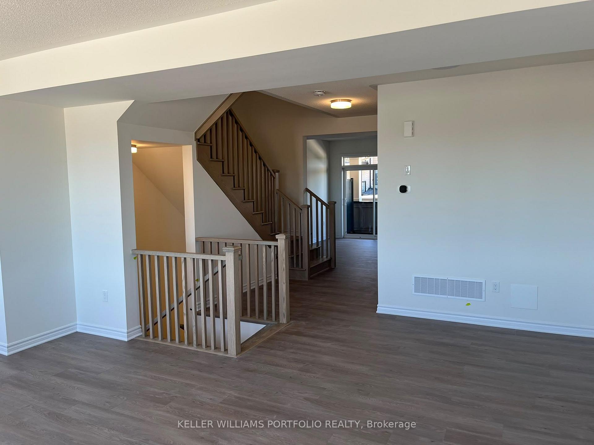 Photo 2 of Unit Upper, 8 Thornbird Crescent, Brampton, Northwest Brampton — HOMEH