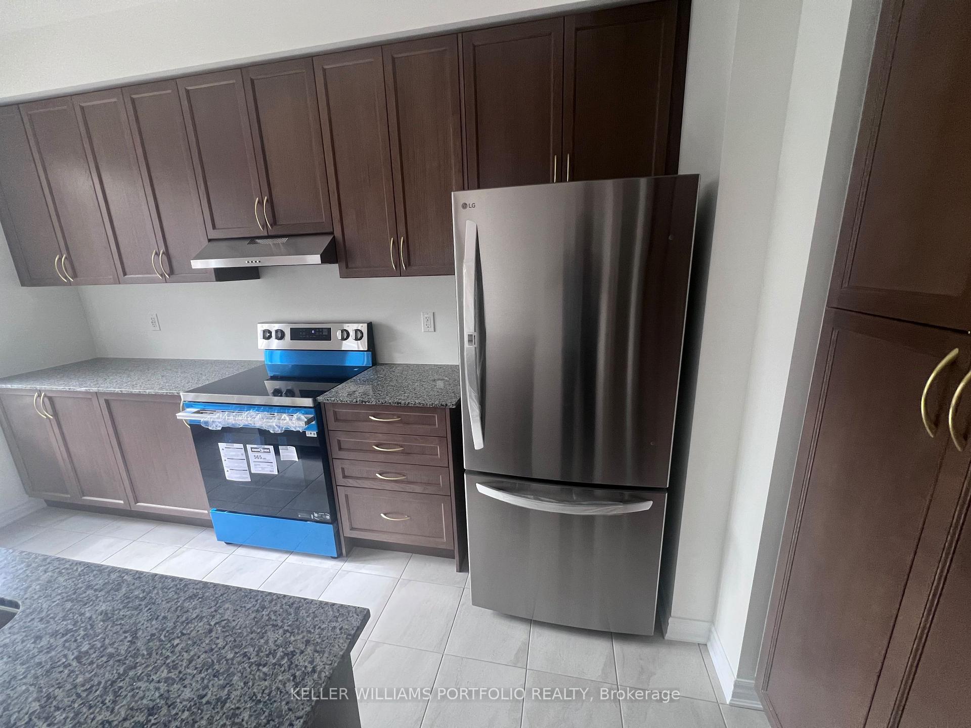 Photo 6 of Unit Upper, 8 Thornbird Crescent, Brampton, Northwest Brampton — HOMEH