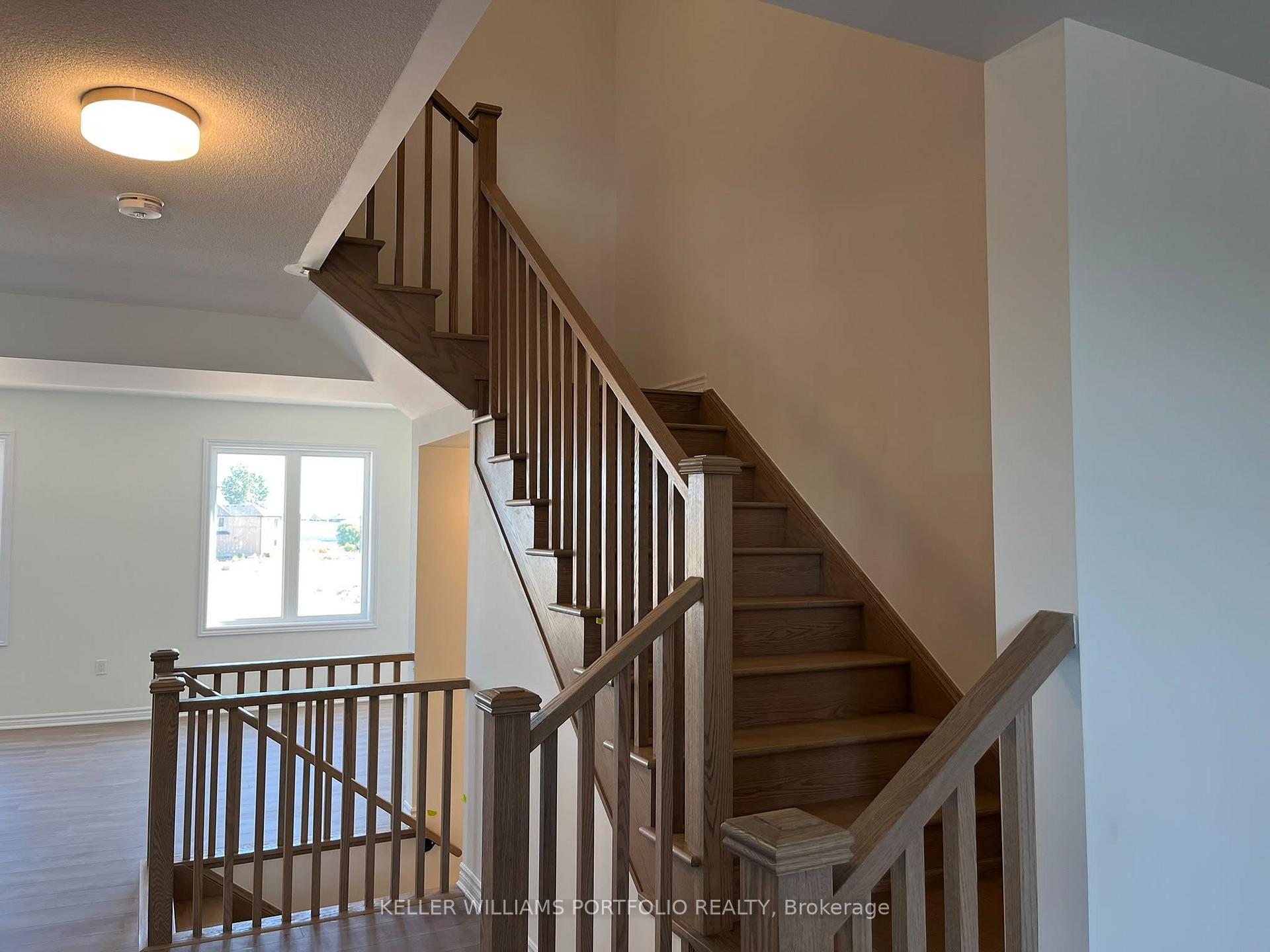 Photo 9 of Unit Upper, 8 Thornbird Crescent, Brampton, Northwest Brampton — HOMEH