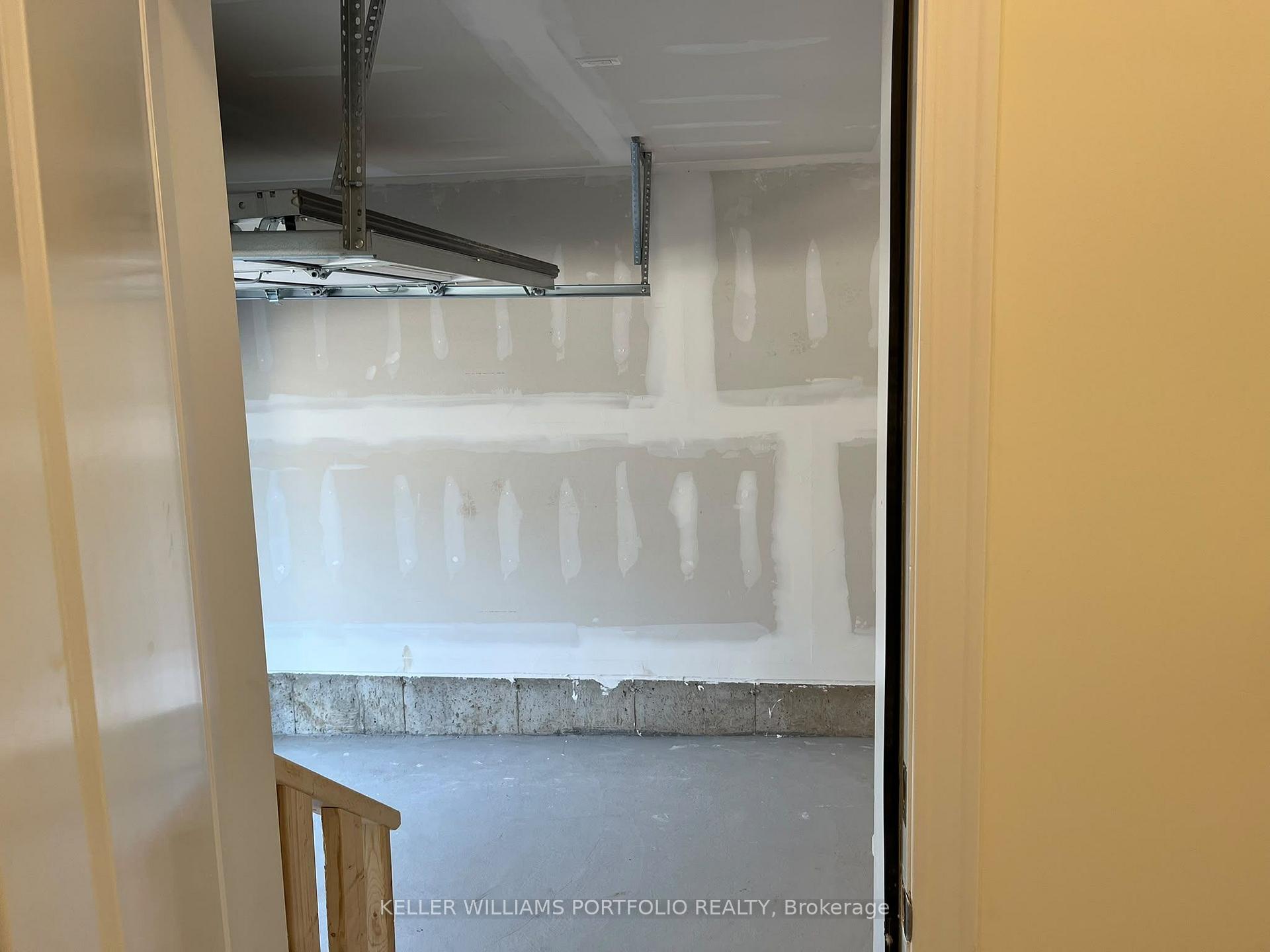 Photo 22 of Unit Upper, 8 Thornbird Crescent, Brampton, Northwest Brampton — HOMEH