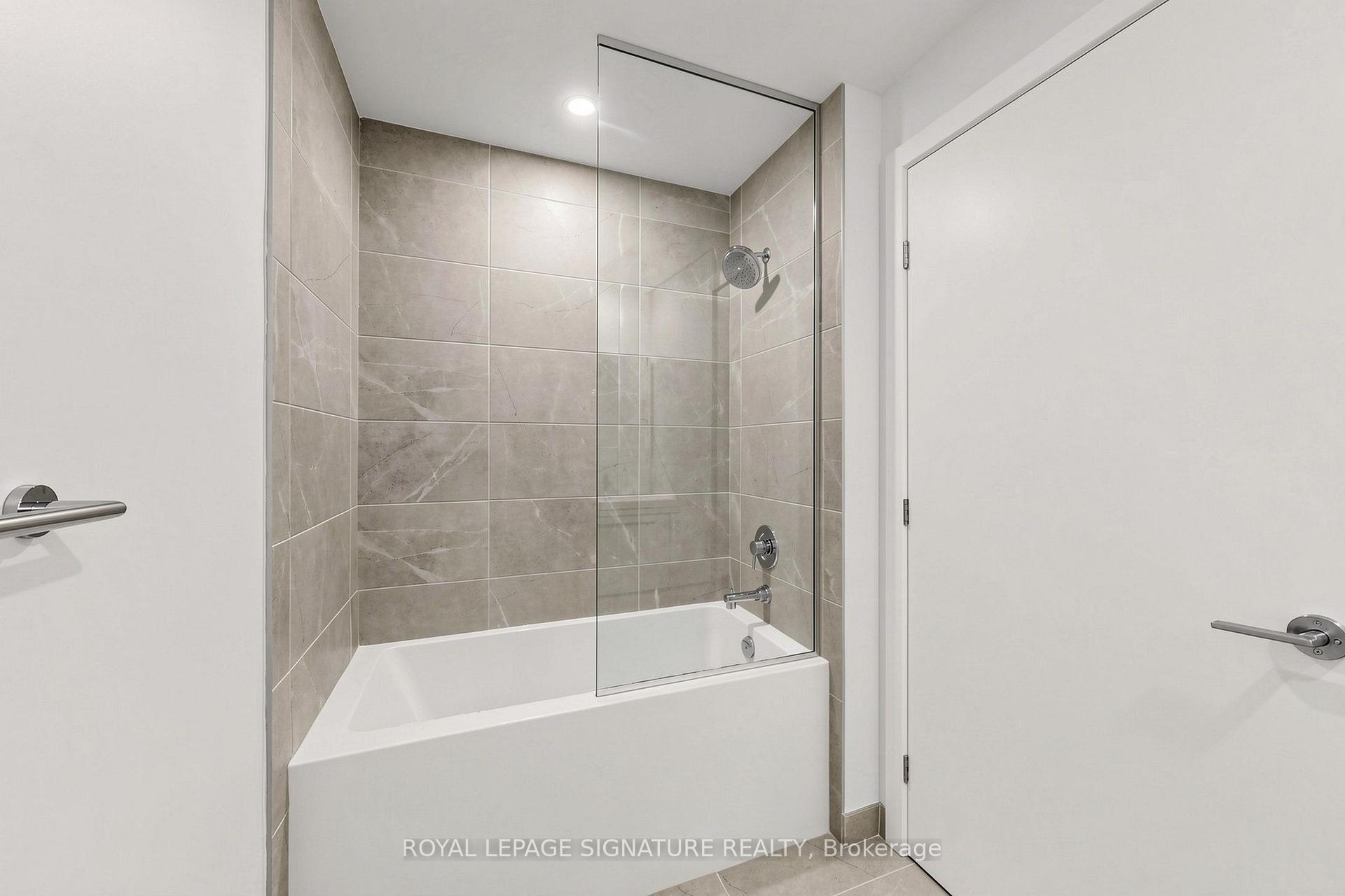 Photo 11 of Unit 1603, 5 Meadowdale Road, Vaughan, Vaughan Corporate Centre — HOMEH