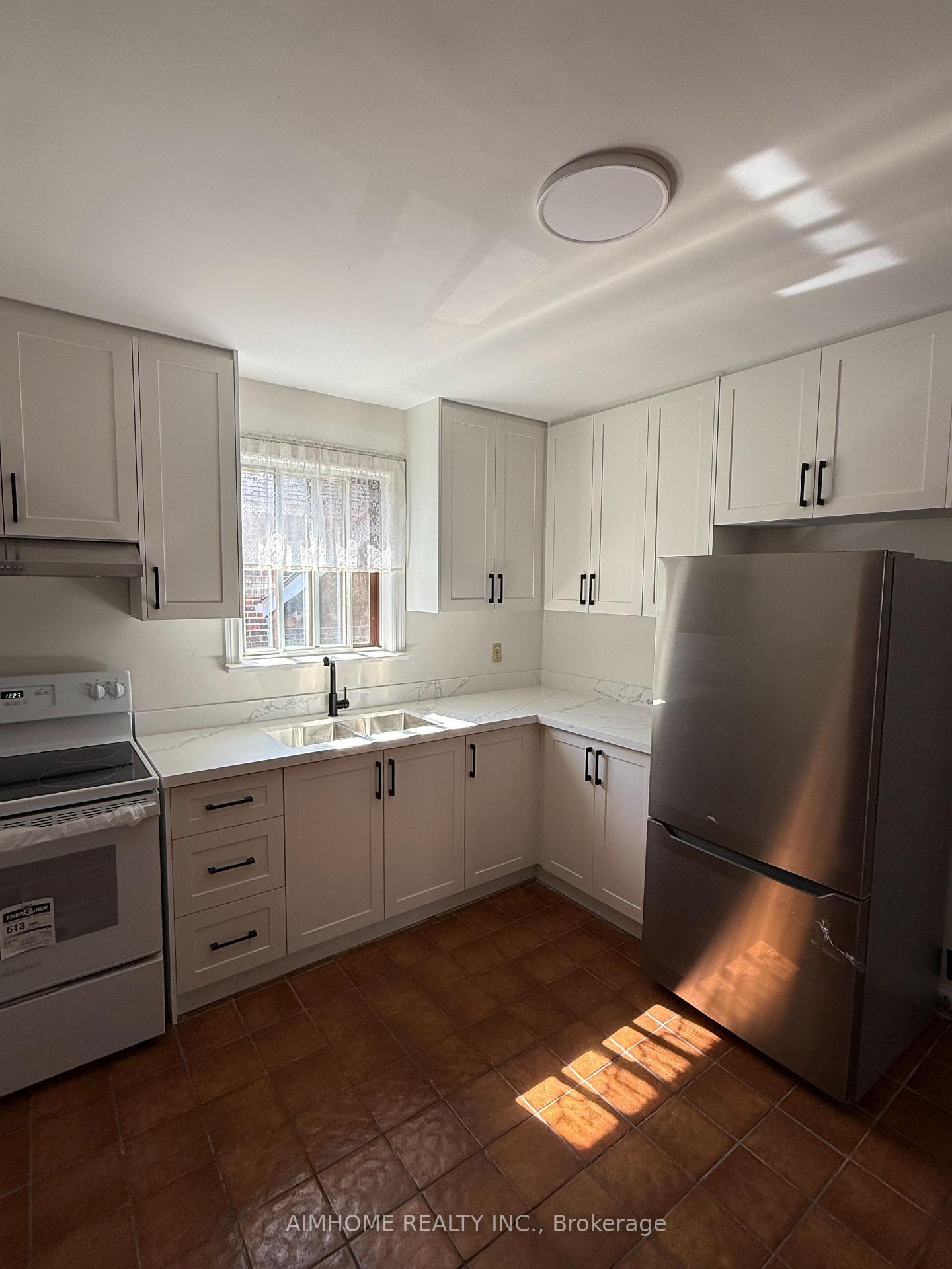 Photo 6 of Unit #2, 1218 Warden Avenue, Scarborough, Wexford-Maryvale — HOMEH