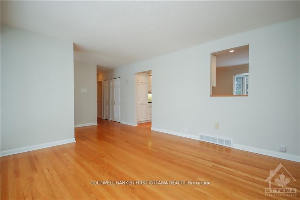 Photo 6 of 74 Hilliard Avenue, Ottawa, City View/Skyline/Fisher Heights/Parkwood Hills — HOMEH